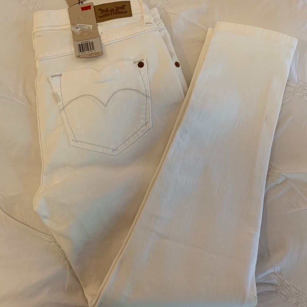 White Levi’s Jeans, Never worn! With tags!